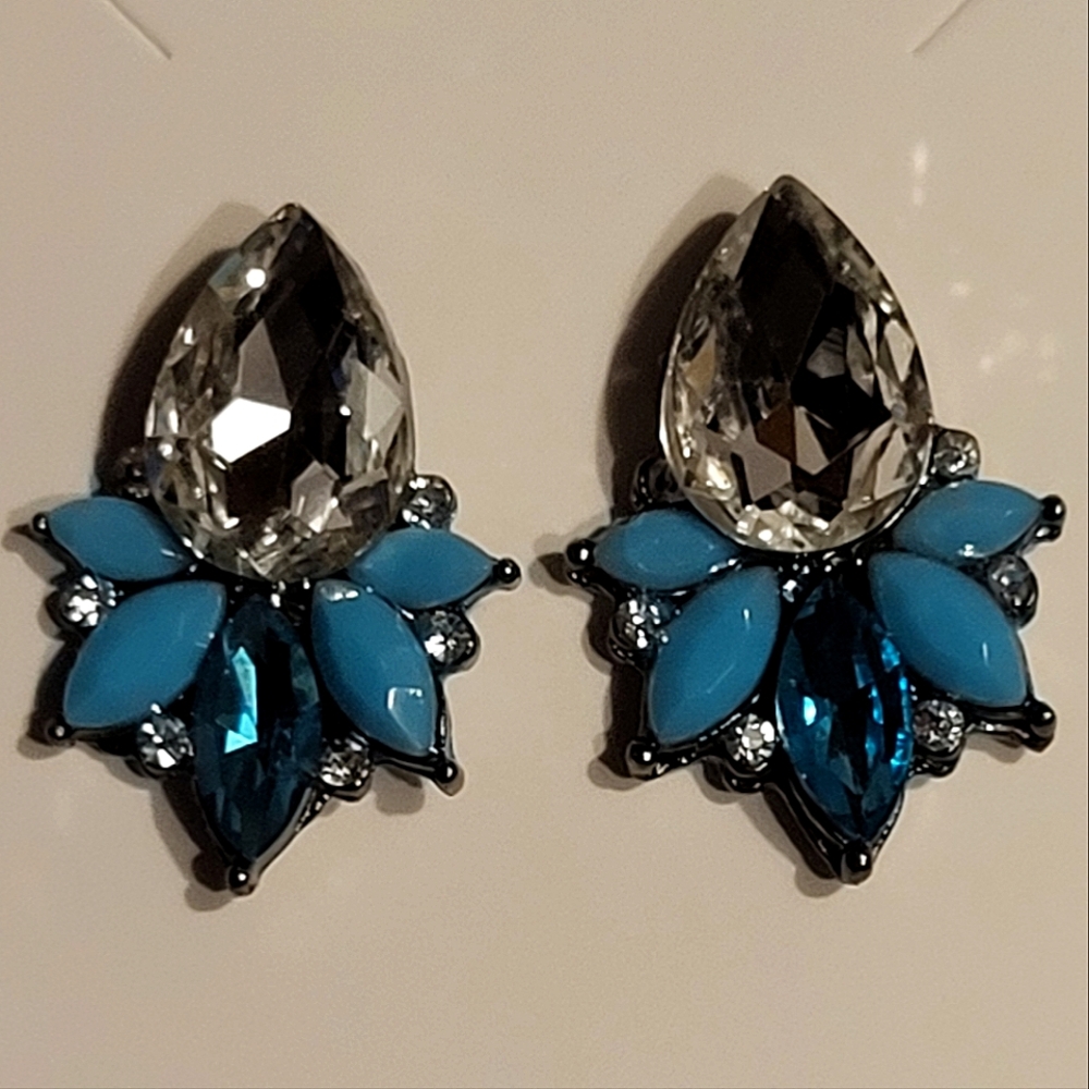 Elegant Clear Cabochon and Blue Statement Stud Earrings